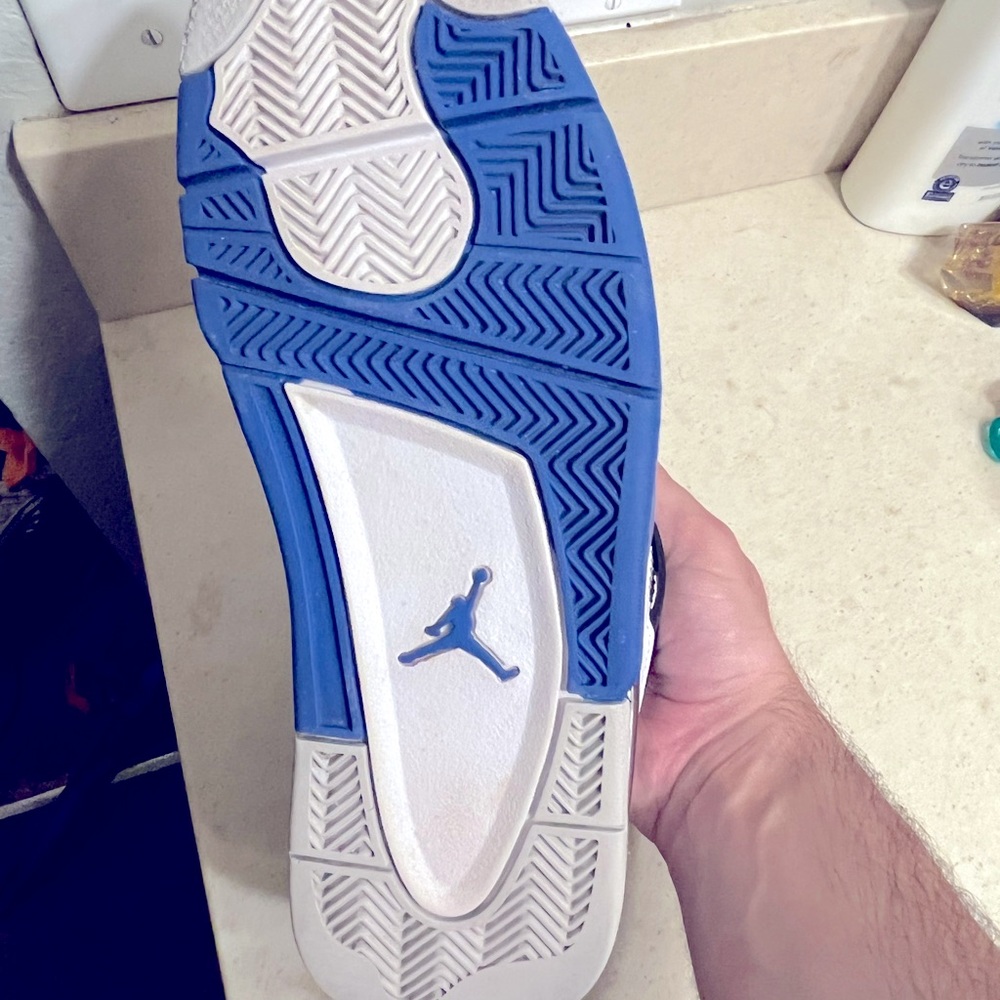 Jordan Retro 4"s "Motorsport" 2017 Size 9 - Picture 5 of 10